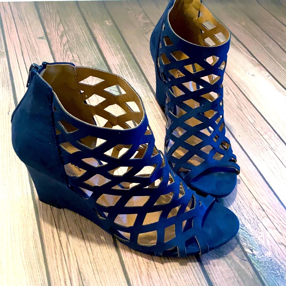 Wedge heels
